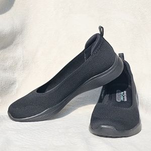 New Skechers Air Cooled Memory Foam Flats, Black, 9.5